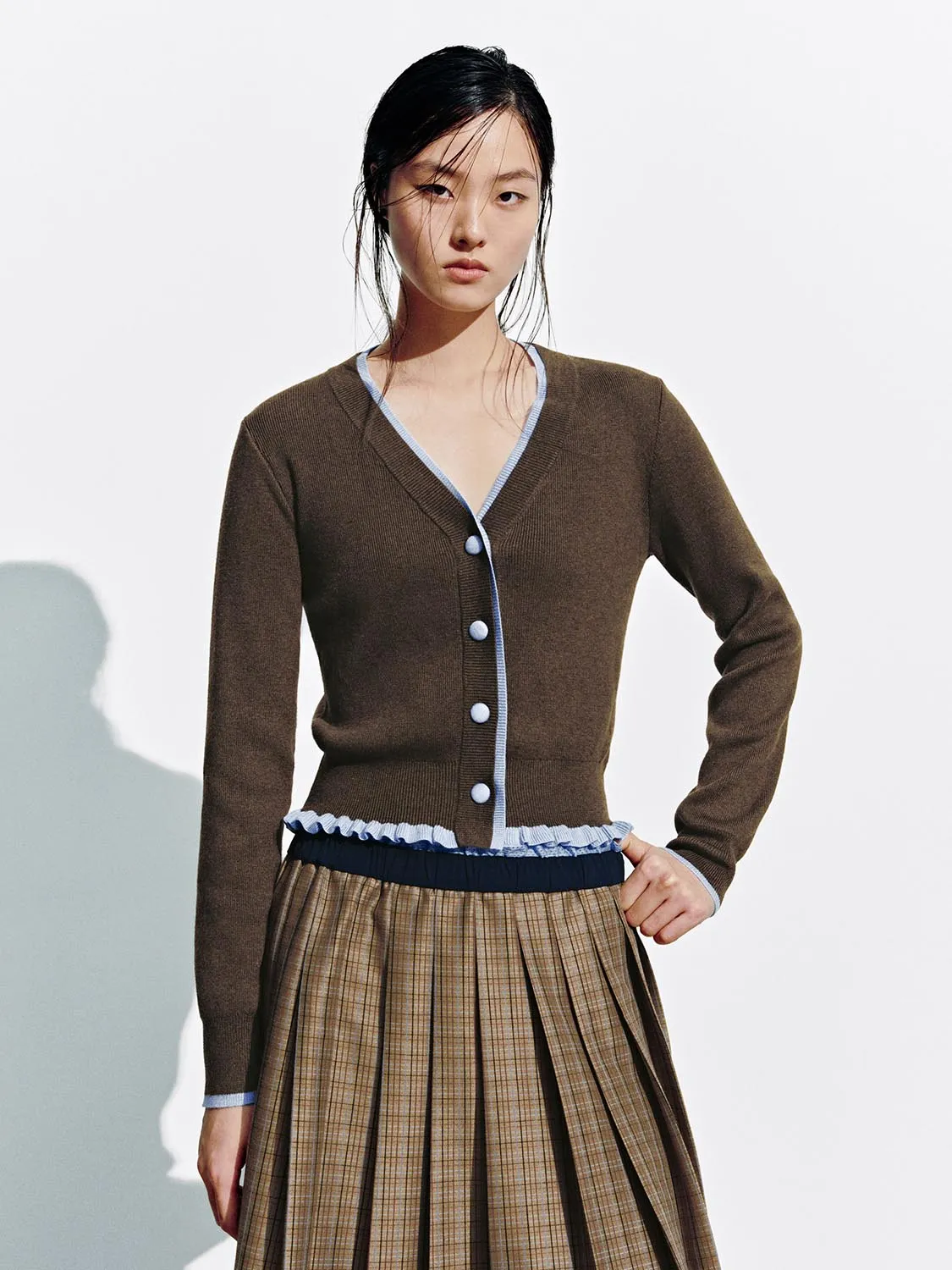 Contrast Trim V-Neck Knitted Cardigans sold by Urban Revivo