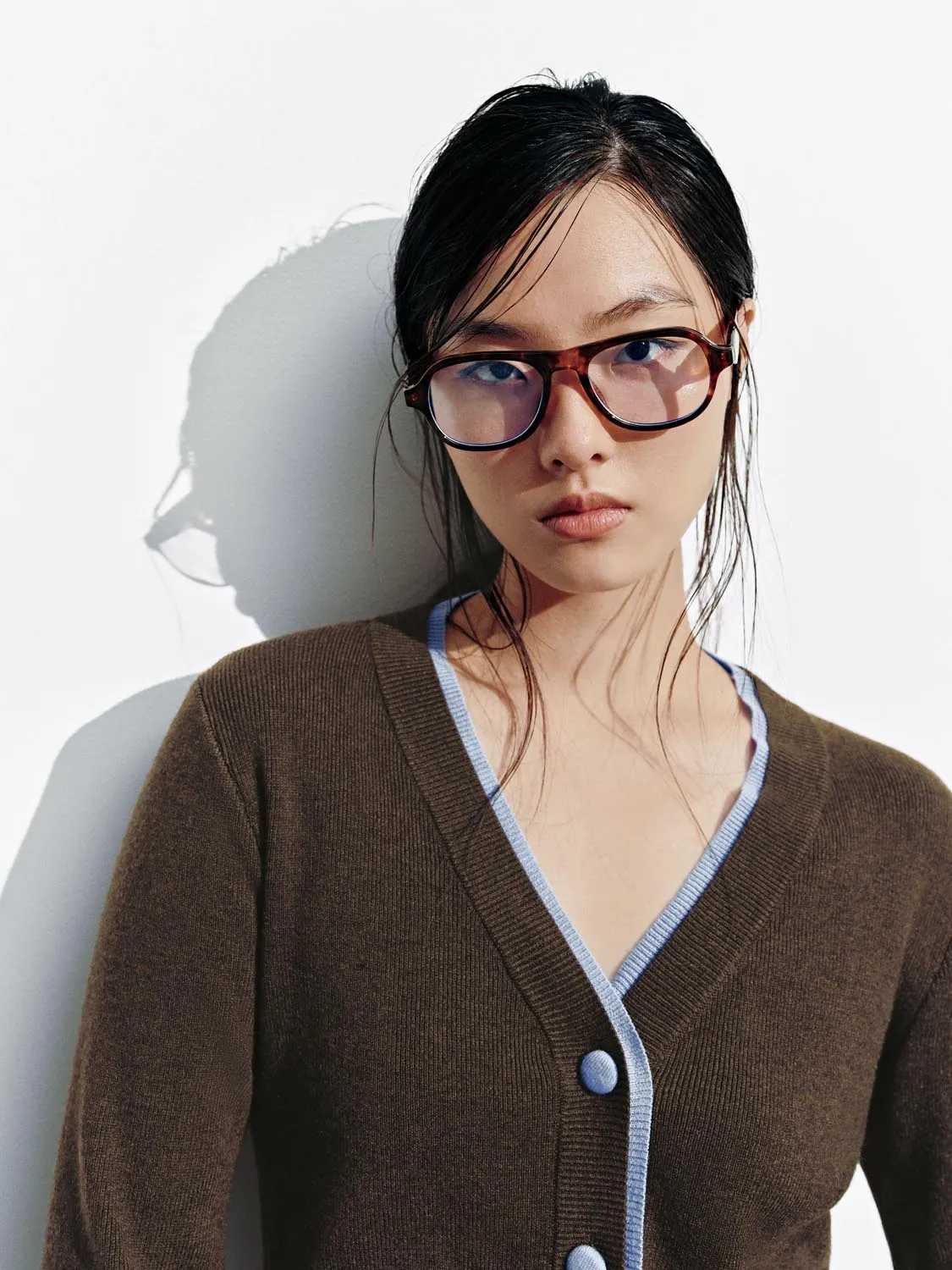 Contrast Trim V-Neck Knitted Cardigans sold by Urban Revivo product image thumbnail 3