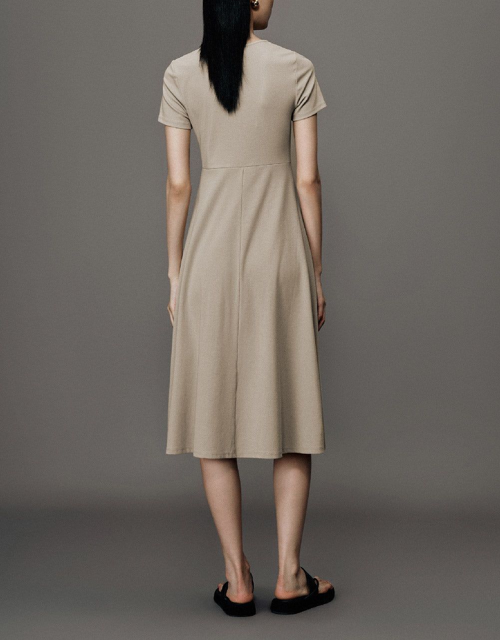 Standard Sleeve V-Neck A-Line Dress sold by Urban Revivo product image thumbnail 4