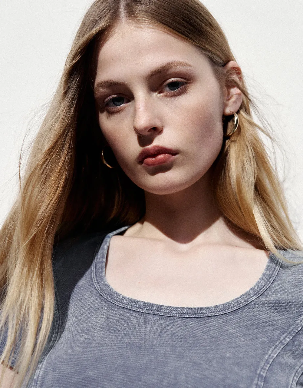 U Neck Skinny T-Shirt sold by Urban Revivo product image thumbnail 5