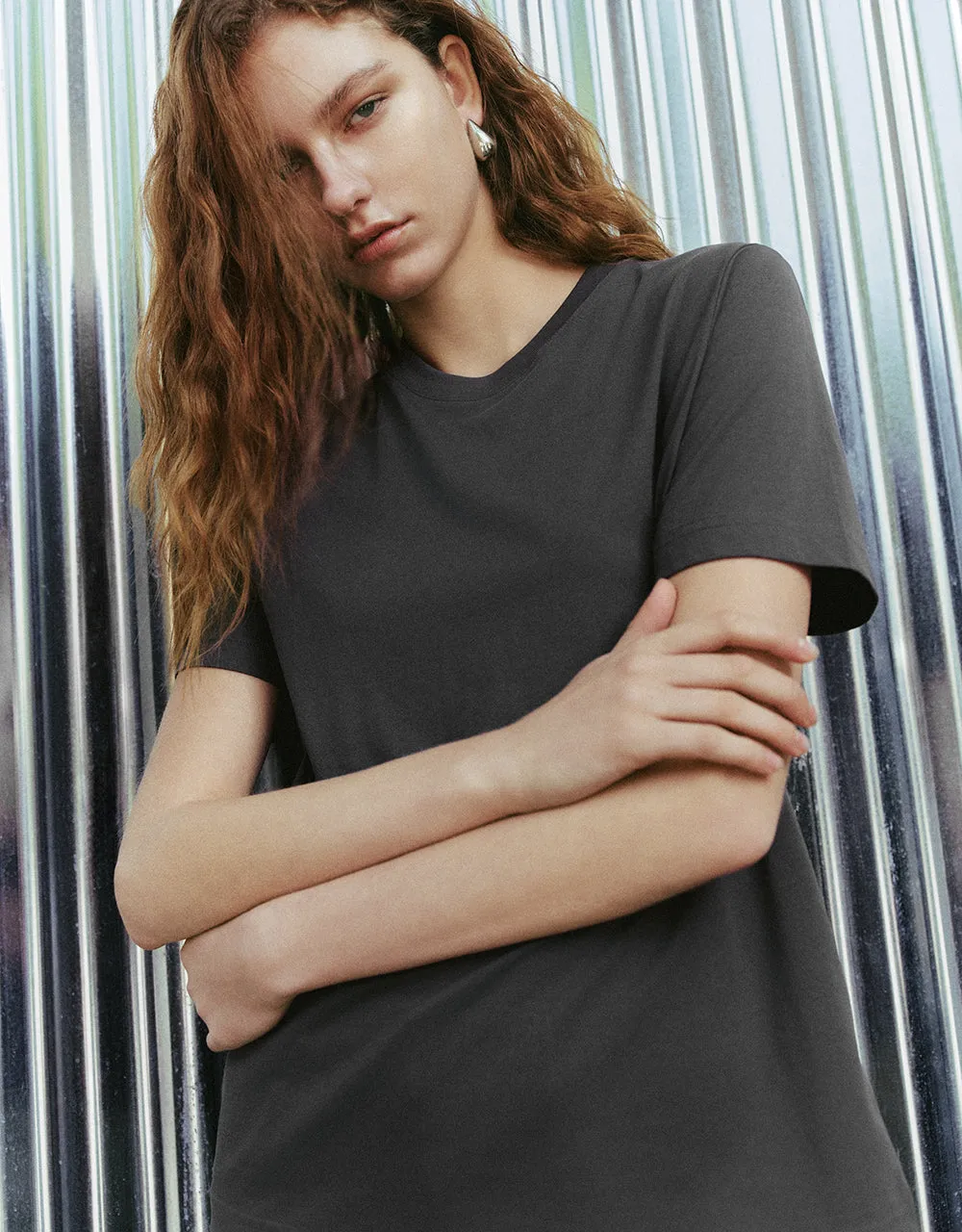 Basic Crew Neck Loose T-Shirt sold by Urban Revivo product image thumbnail 4