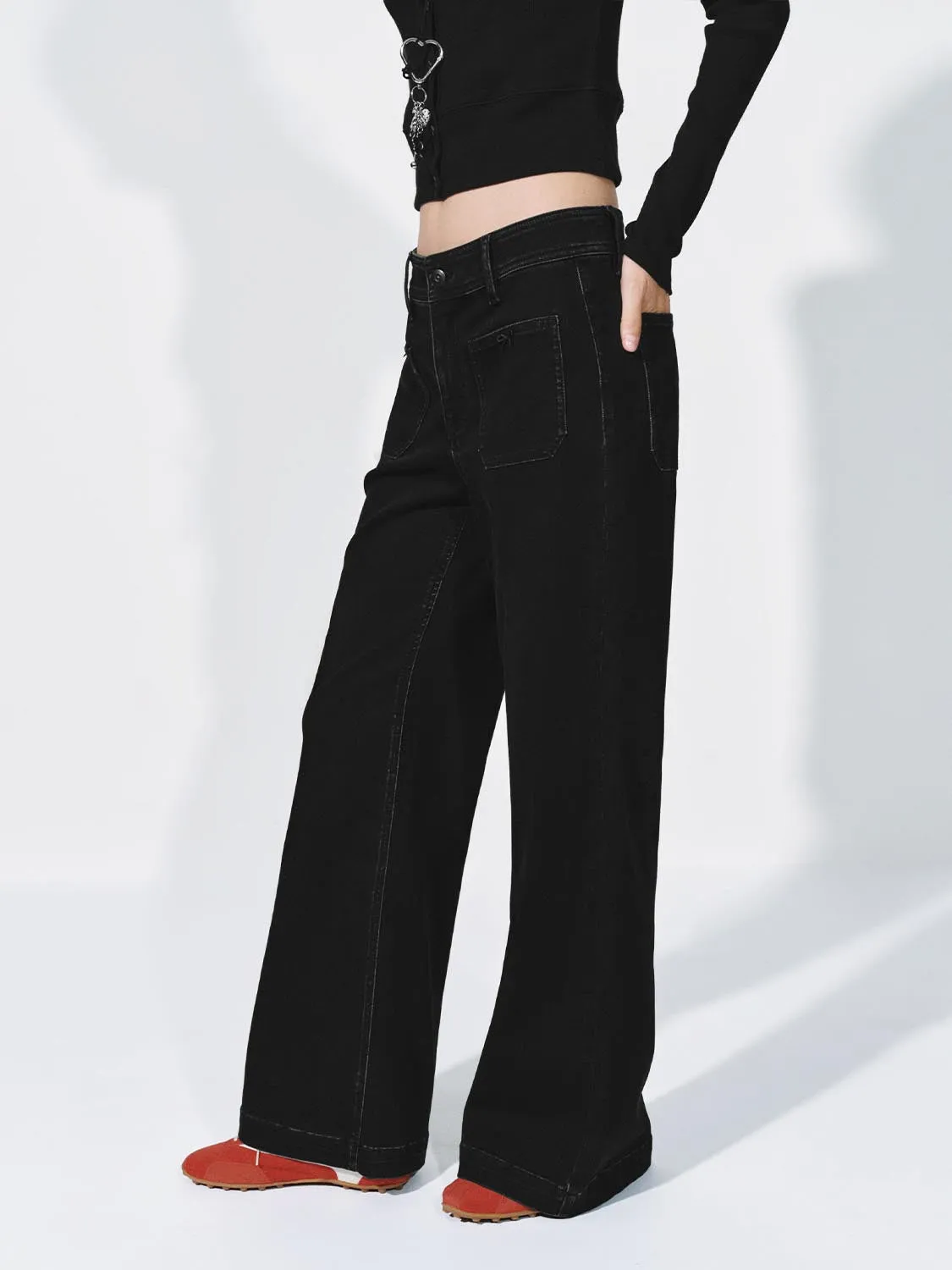 Patch Pockets Flare Leg Jeans sold by Urban Revivo product image thumbnail 3
