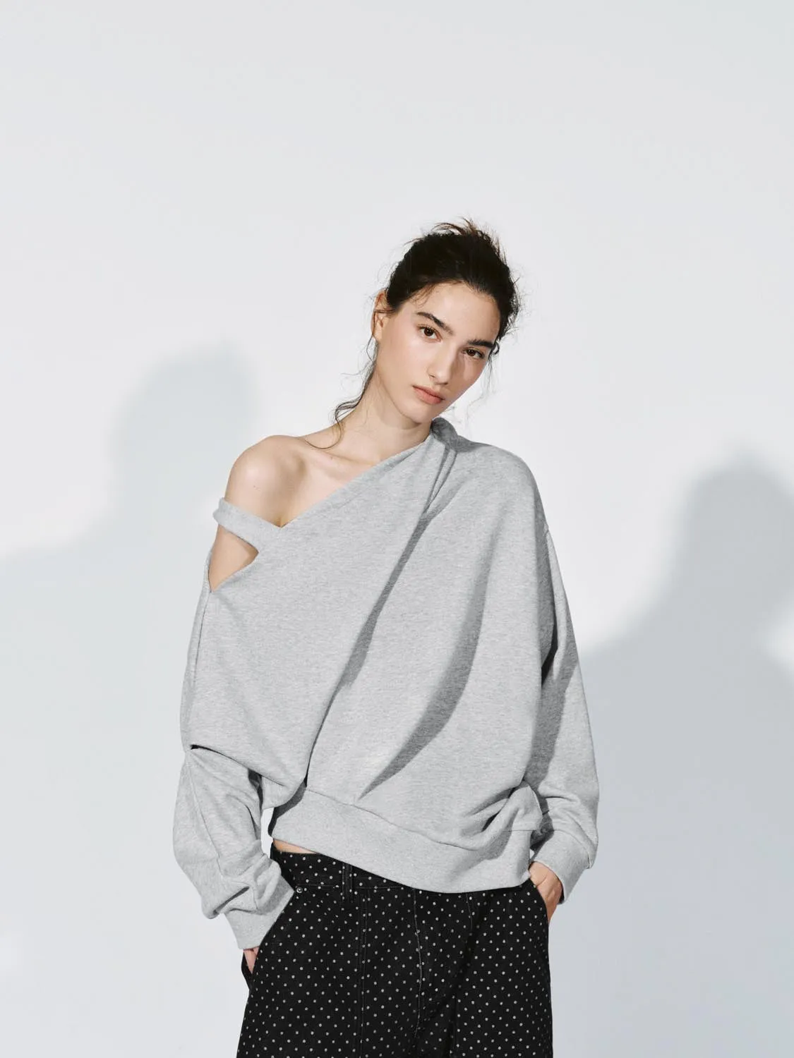 One Shoulder Asymmetric Strappy Sweatshirts sold by Urban Revivo product image thumbnail 2