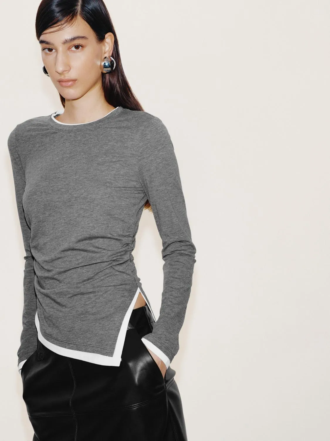 2 In 1 Contrast Ruched Long Sleeve T-Shirts sold by Urban Revivo product image thumbnail 2