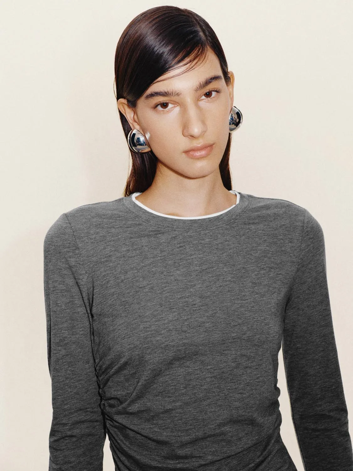 2 In 1 Contrast Ruched Long Sleeve T-Shirts sold by Urban Revivo product image thumbnail 3