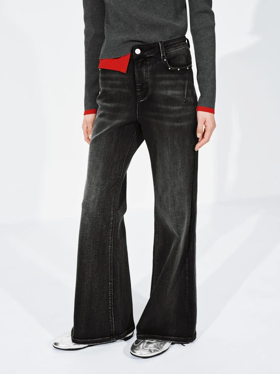 Washed Flare Leg Jeans sold by Urban Revivo product image thumbnail 3