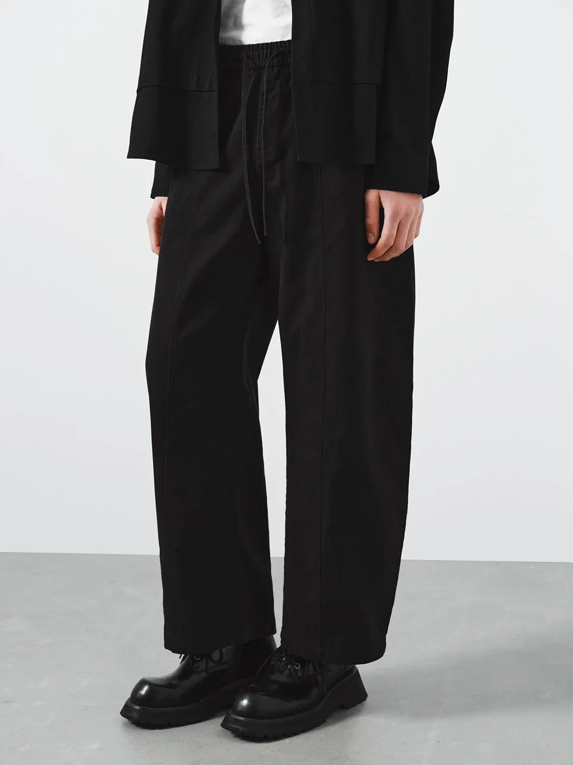 Pull On Drawstring Barrel Leg Pants sold by Urban Revivo product image thumbnail 3