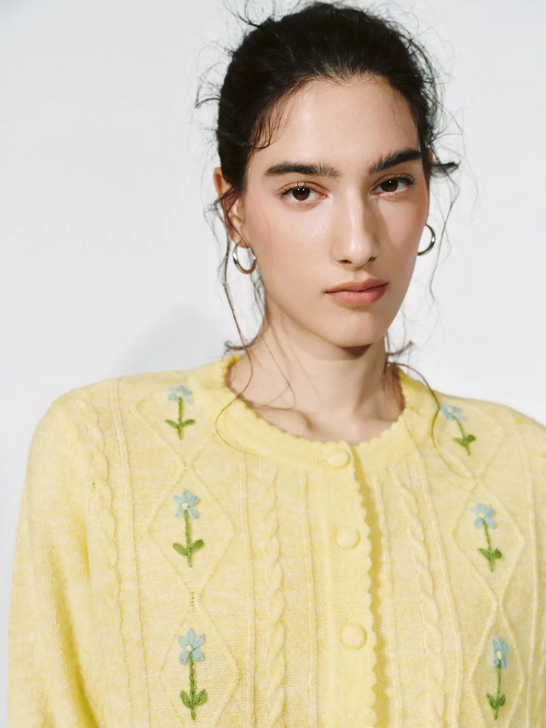 Floral Intarsia Cable Knitted Cardigan sold by Urban Revivo product image thumbnail 3