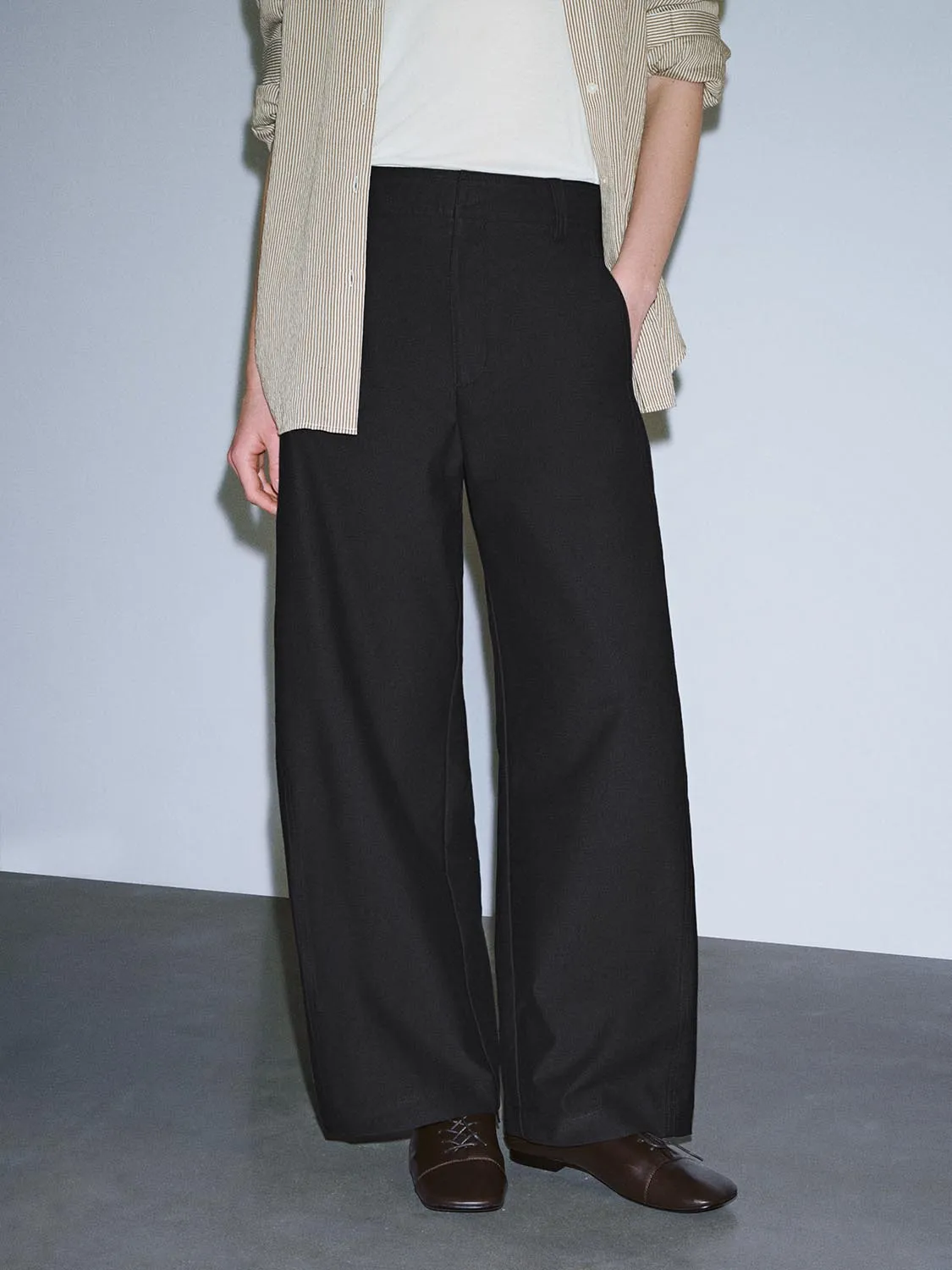 Solid Barrel Leg Pants sold by Urban Revivo