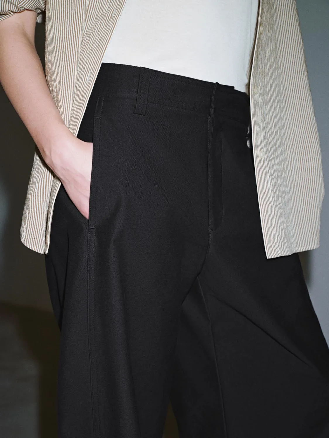 Solid Barrel Leg Pants sold by Urban Revivo product image thumbnail 5