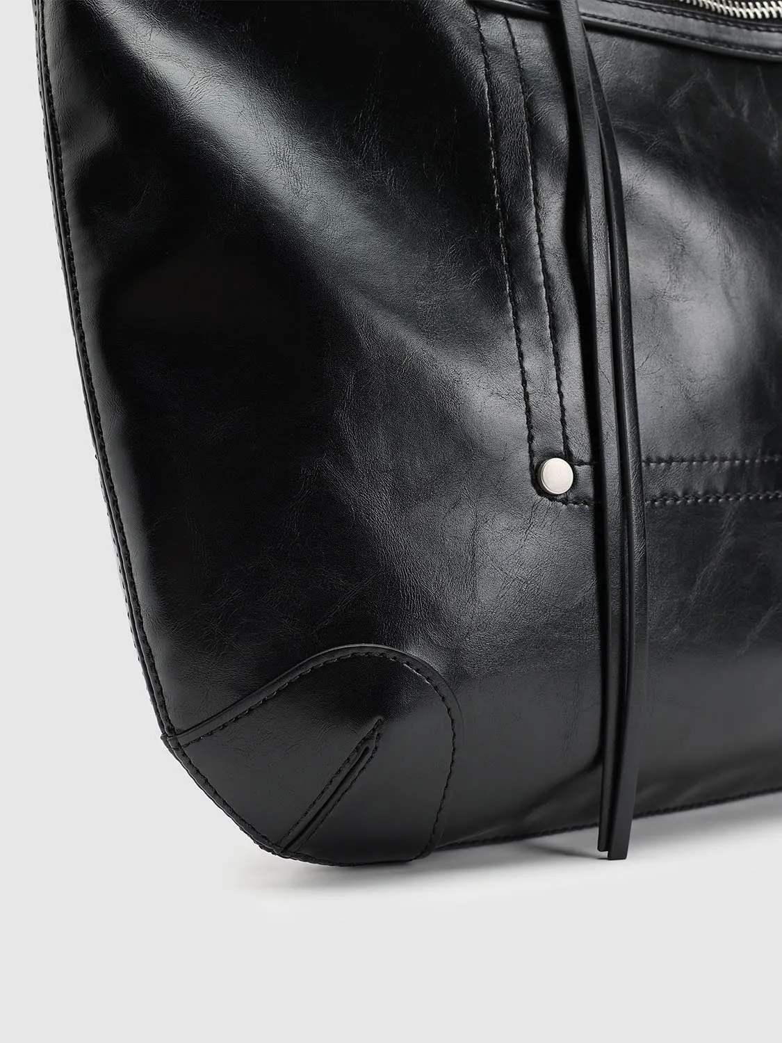 Oversize Studded Shoulder Bags sold by Urban Revivo product image thumbnail 4