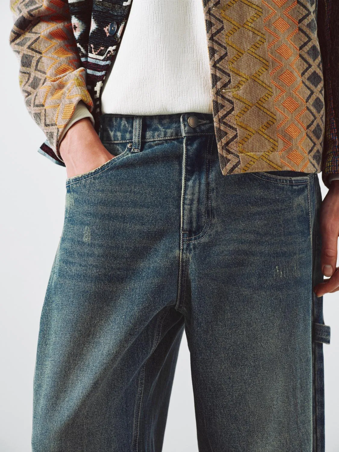 Washed Barrel Leg Jeans sold by Urban Revivo product image thumbnail 5