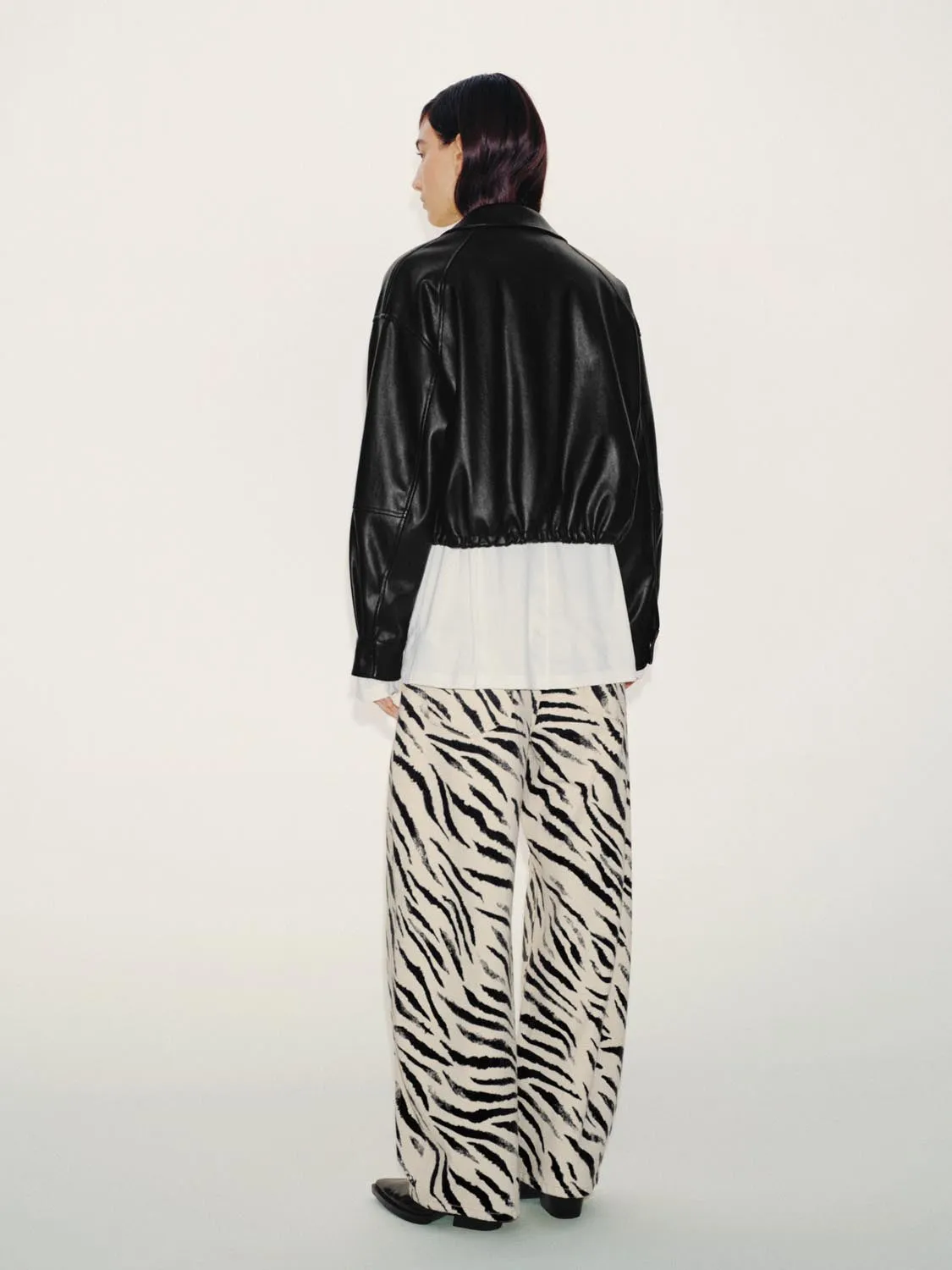 Zebra Print Barrel Leg Jeans sold by Urban Revivo product image thumbnail 4