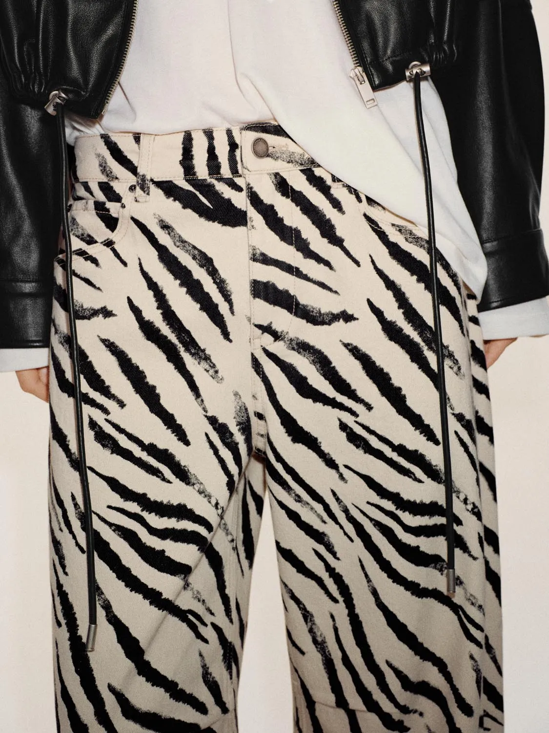 Zebra Print Barrel Leg Jeans sold by Urban Revivo product image thumbnail 5