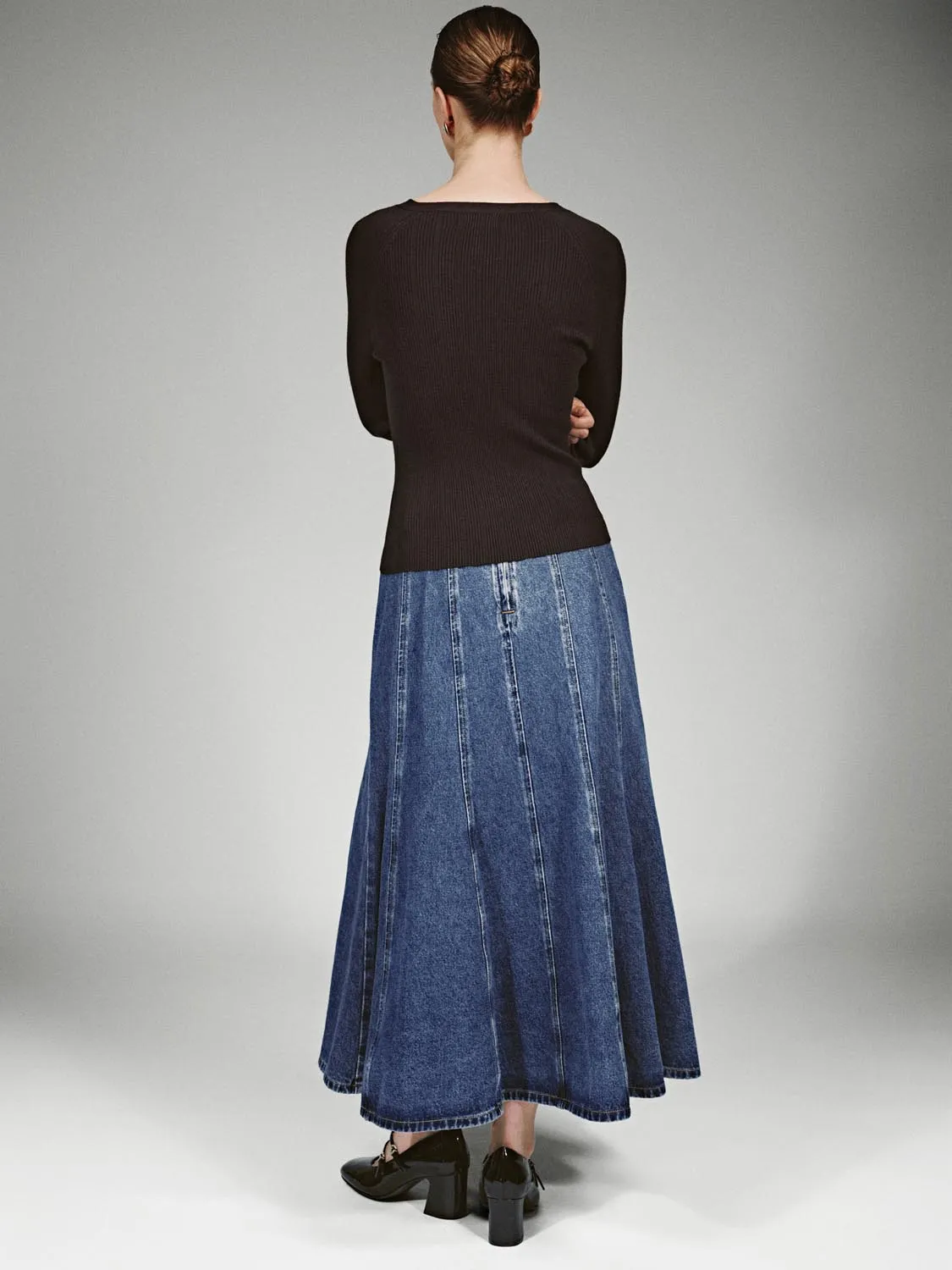 Belted Pleated Seam Detail Denim Maxi Skirts sold by Urban Revivo product image thumbnail 4