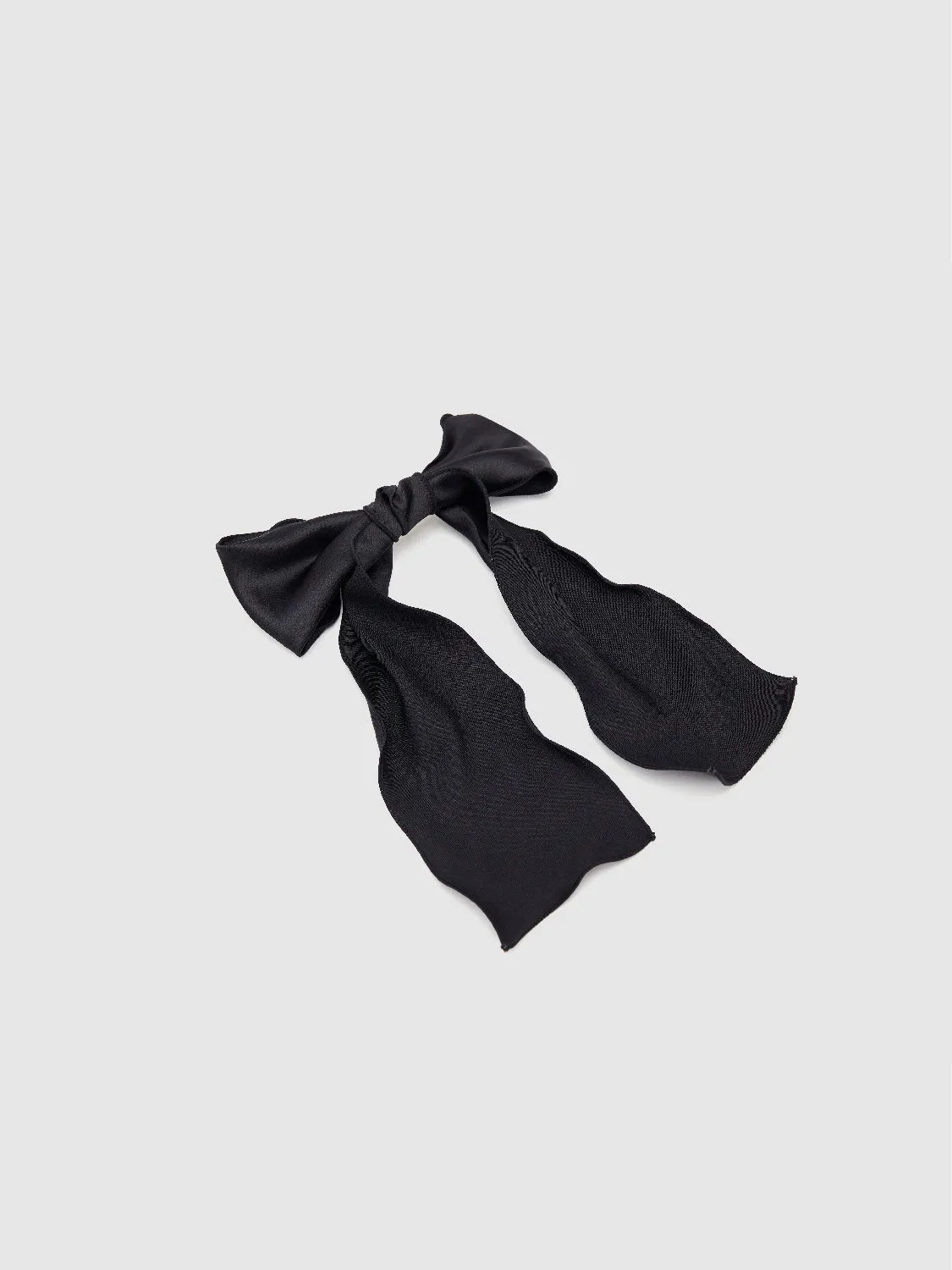 Ribbon Bow Hair Clip sold by Urban Revivo product image thumbnail 2