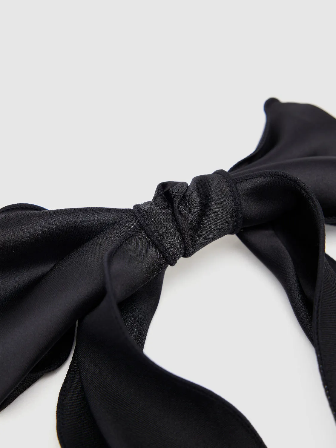 Ribbon Bow Hair Clip sold by Urban Revivo product image thumbnail 4