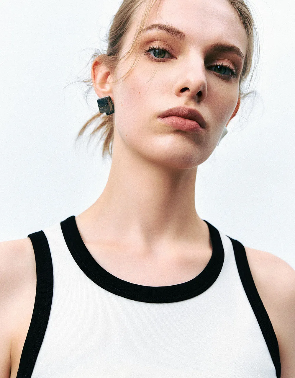 Crew Neck Tank Top sold by Urban Revivo product image thumbnail 4