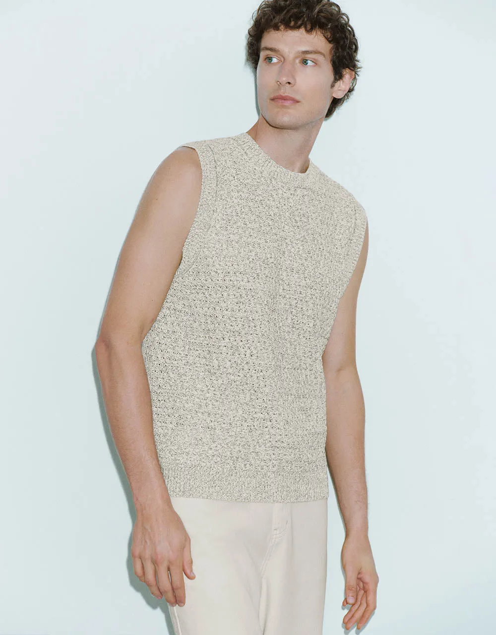 Crew Neck Knitted Tank Top sold by Urban Revivo product image thumbnail 3