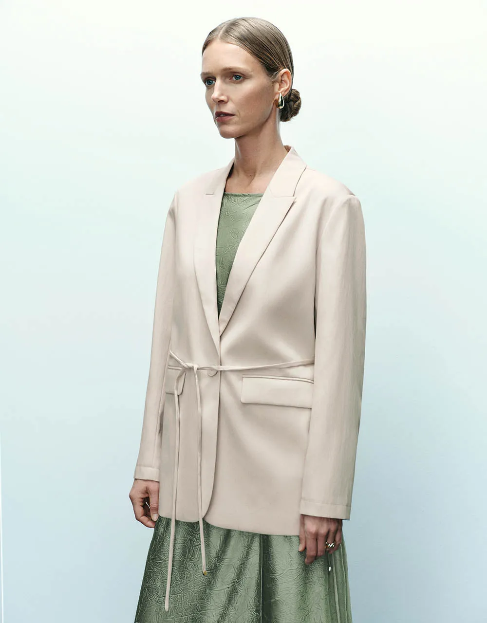 Tailored Peak Lapel Blazer sold by Urban Revivo product image thumbnail 3
