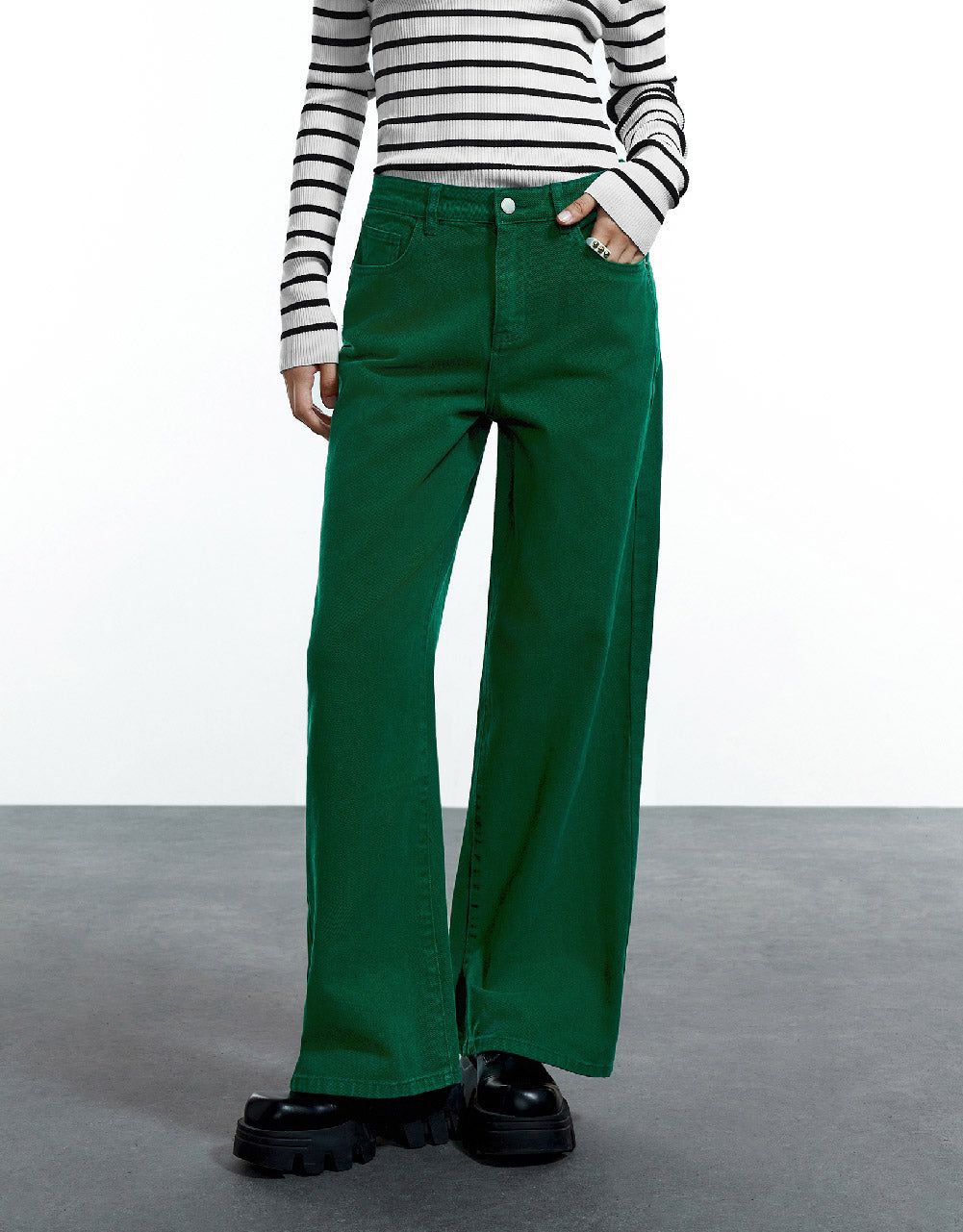 Wide-Leg Jeans sold by Urban Revivo product image thumbnail 4