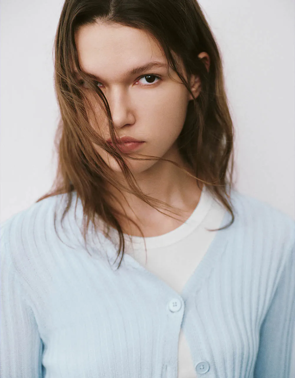 Skinny V-Neck Knitted Cardigan sold by Urban Revivo product image thumbnail 4