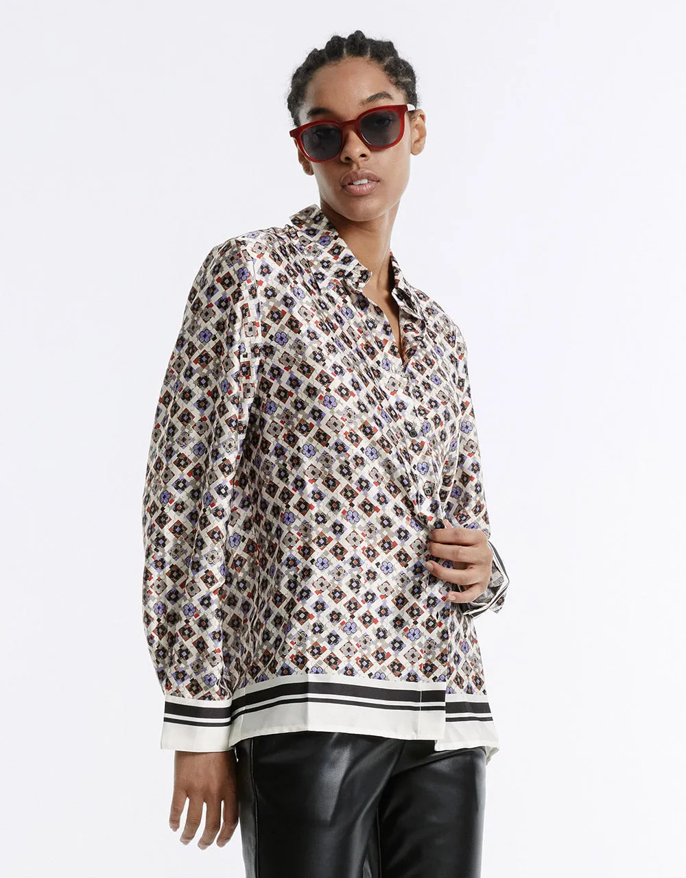 Geometric Button Up Shirt sold by Urban Revivo product image thumbnail 3