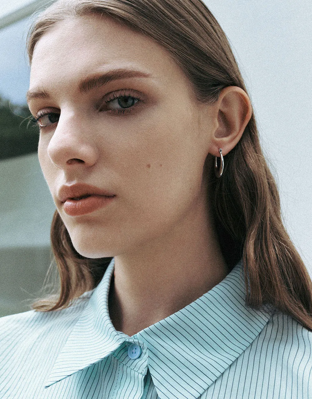 Cropped Loose Shirt sold by Urban Revivo product image thumbnail 4