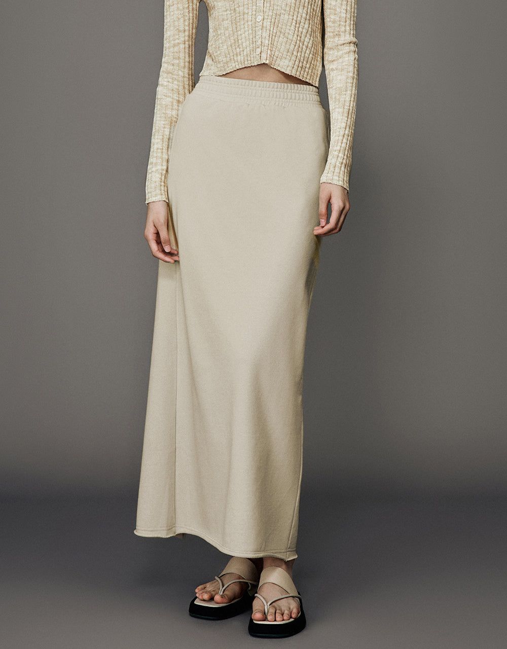 Elastic Waist Maxi Straight Knitted Skirt sold by Urban Revivo product image thumbnail 2