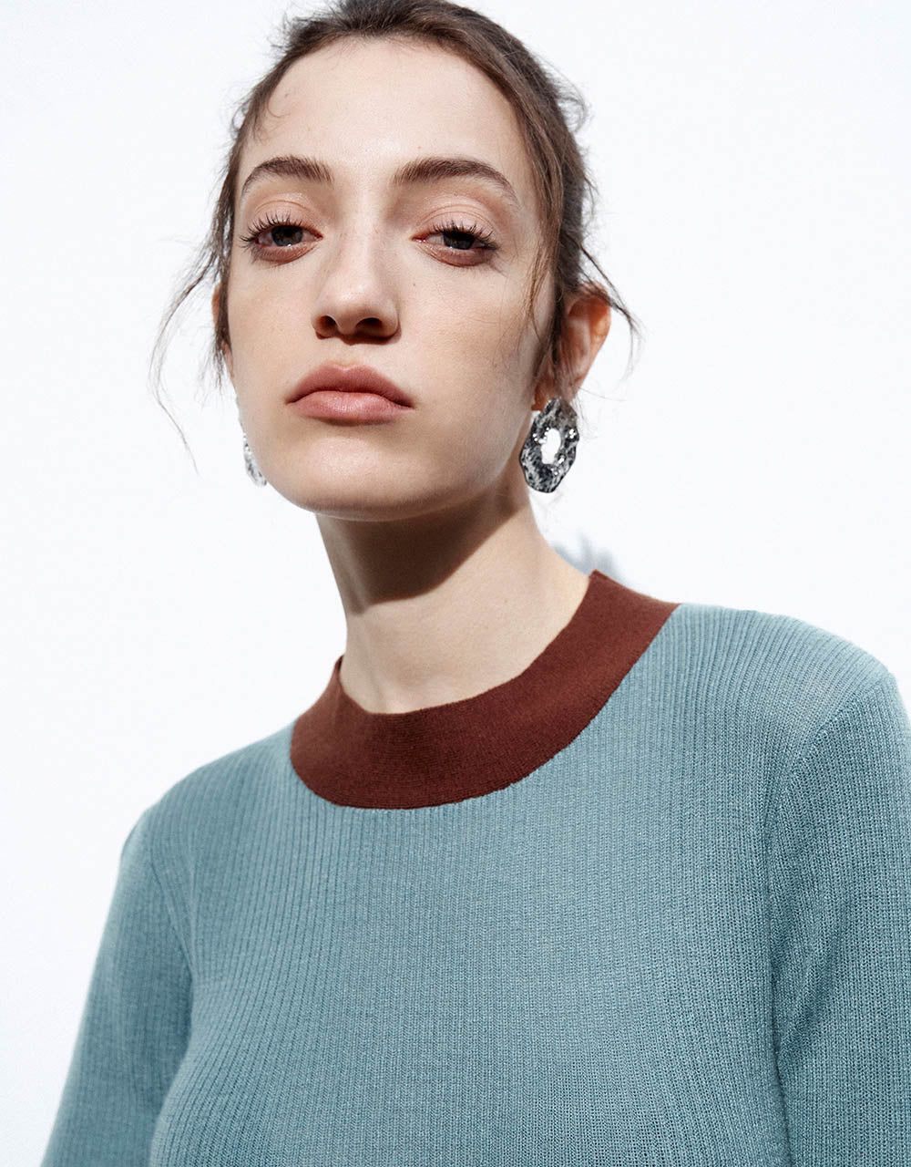 Crew Neck Skinny Knitted T-Shirt sold by Urban Revivo product image thumbnail 5