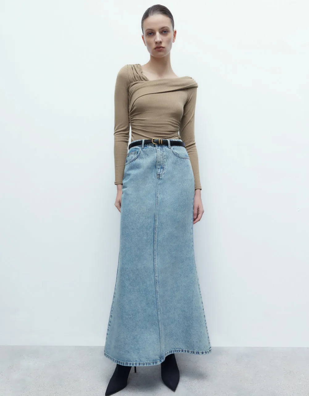 Denim Skinny Fishtail Skirt sold by Urban Revivo product image thumbnail 2