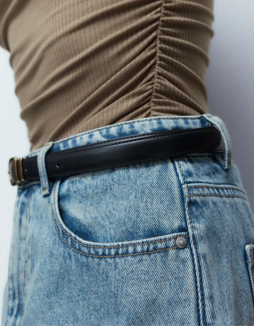 Denim Skinny Fishtail Skirt sold by Urban Revivo product image thumbnail 4