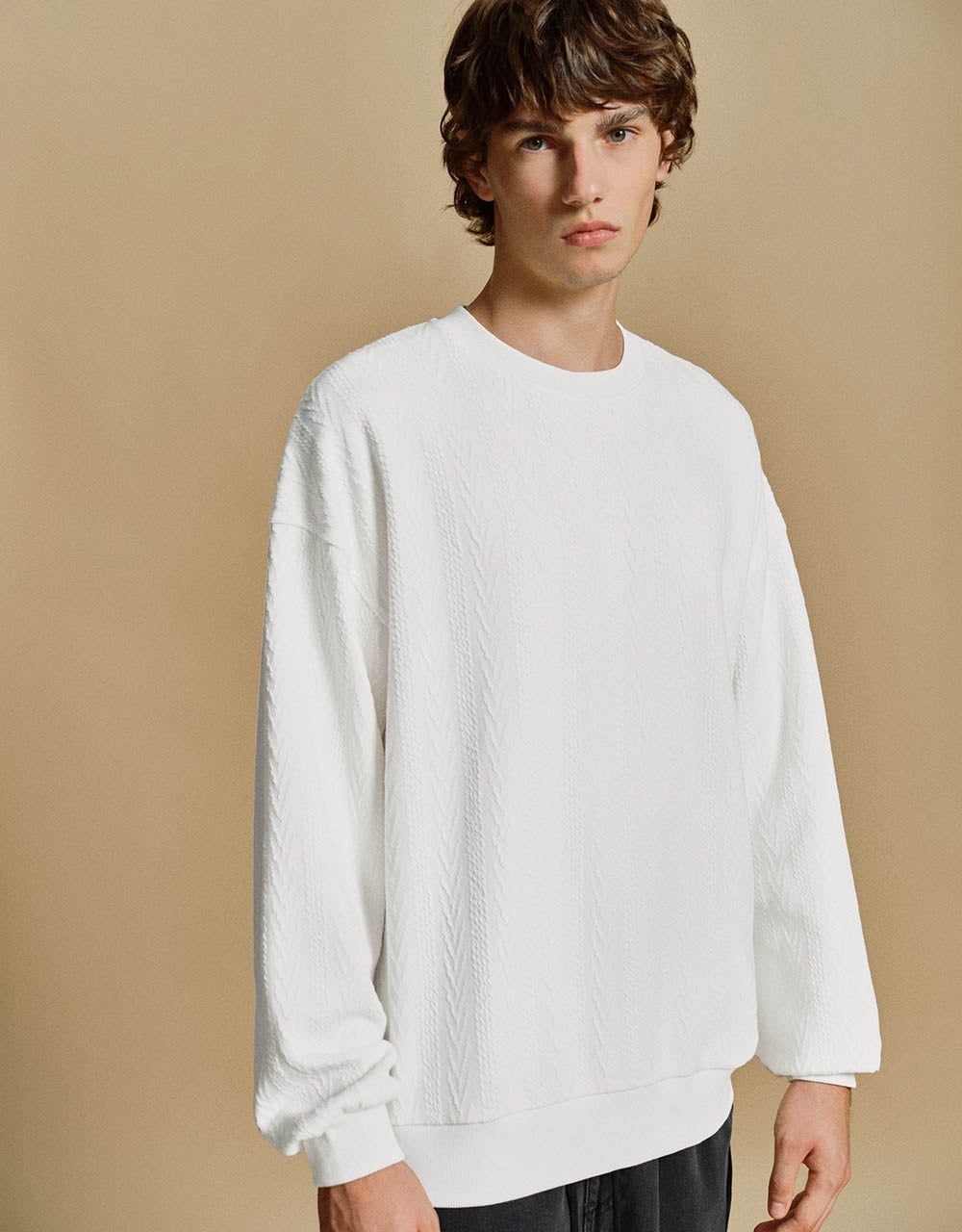 Drop Shoulder Sleeve Crew Neck Sweatshirt sold by Urban Revivo product image thumbnail 3