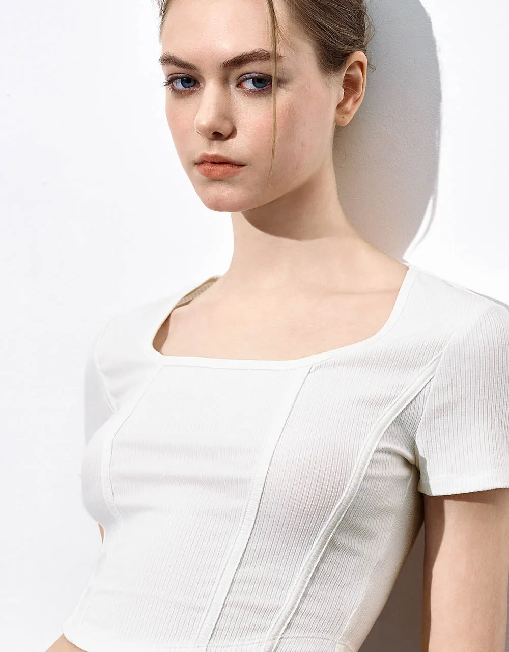 U Neck Skinny T-Shirt sold by Urban Revivo product image thumbnail 4