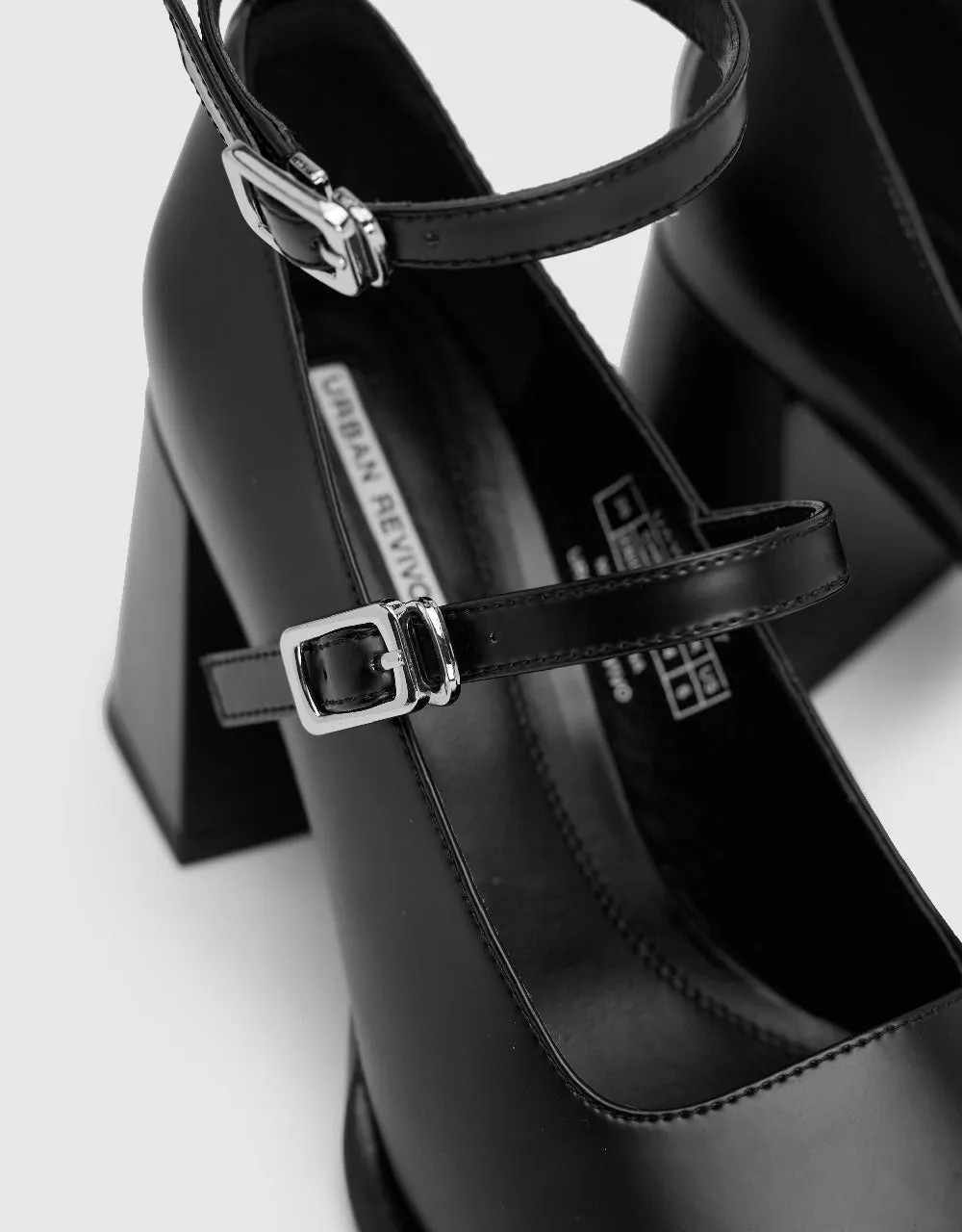 Vegan Leather Round Toe Pumps sold by Urban Revivo product image thumbnail 5