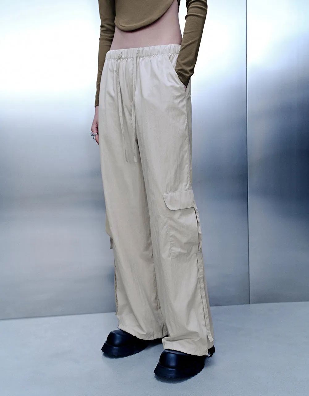 Loose Straight Pants sold by Urban Revivo product image thumbnail 4