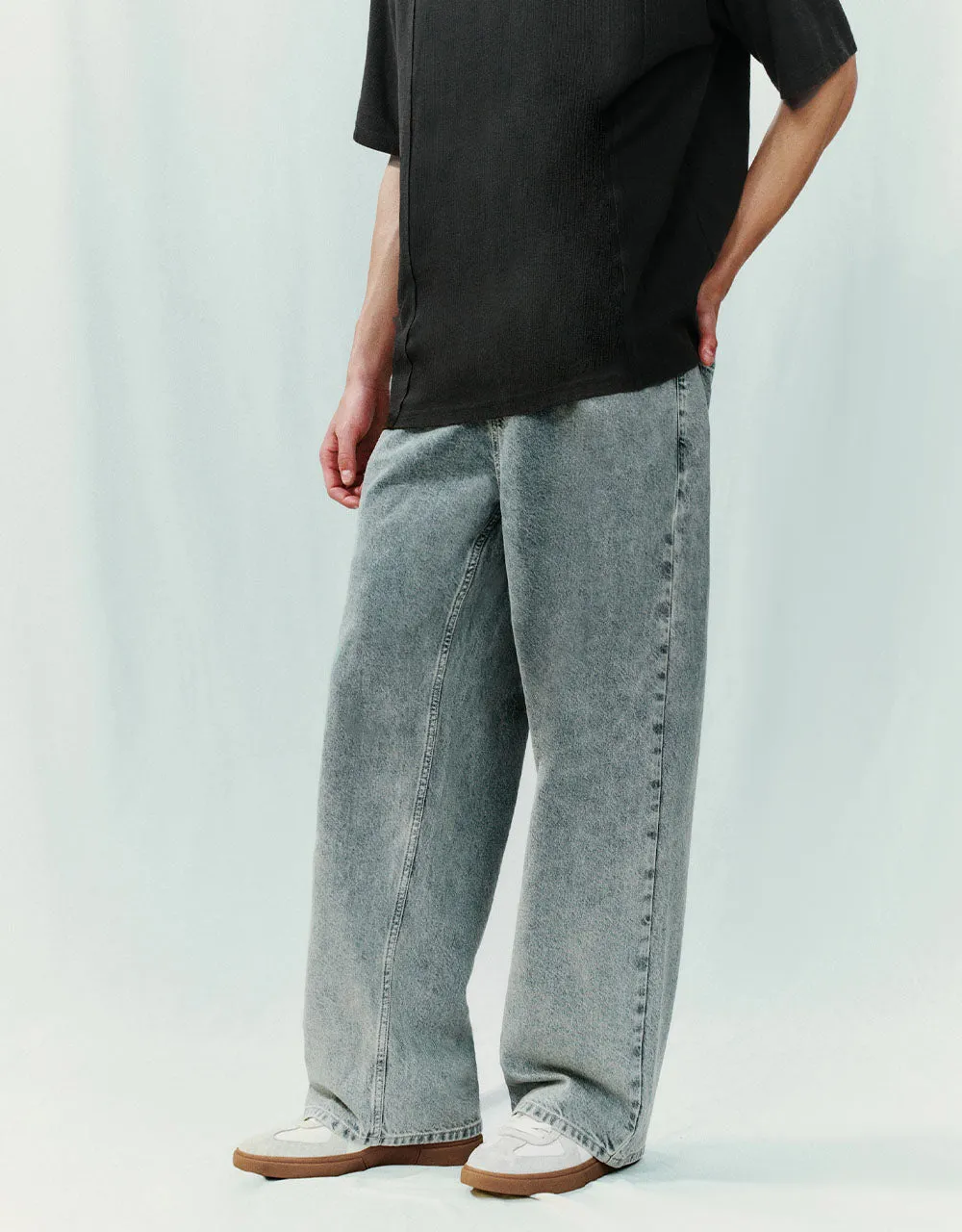 Loose Straight Jeans sold by Urban Revivo product image thumbnail 4