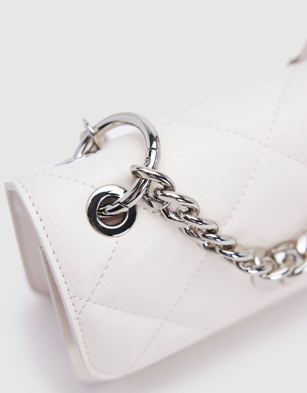 Vegan Leather Chain Shoulder Bag sold by Urban Revivo product image thumbnail 5