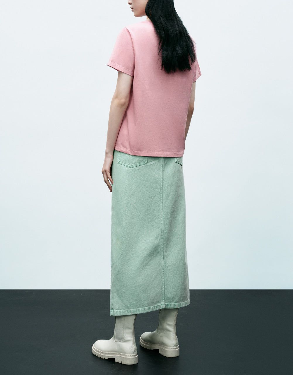 Basic V-Neck T-Shirt sold by Urban Revivo product image thumbnail 4