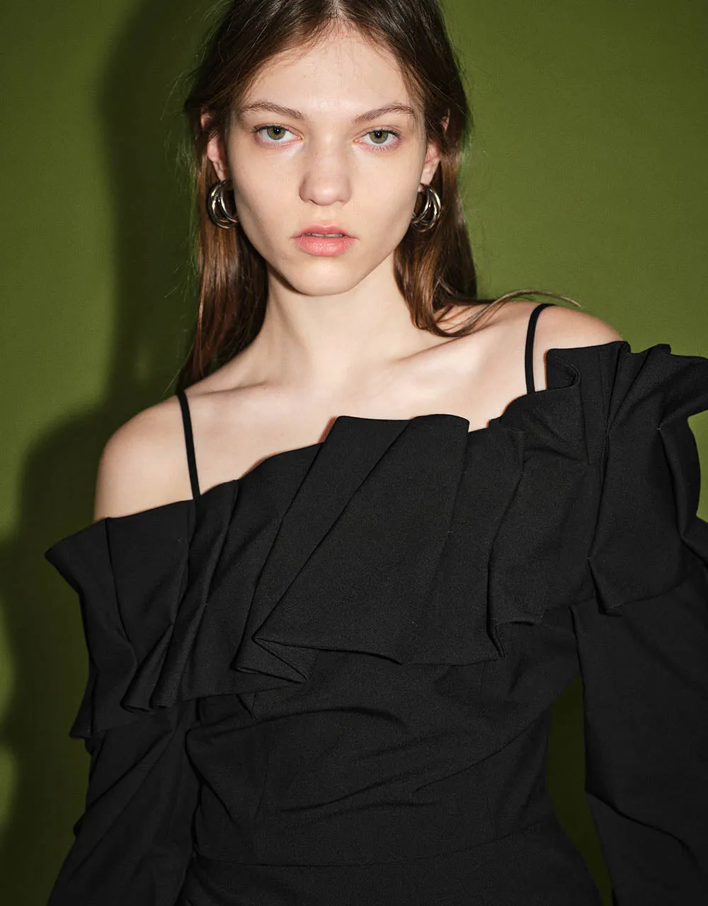 Ruffle Off-Shoulder Straight Dress sold by Urban Revivo product image thumbnail 4