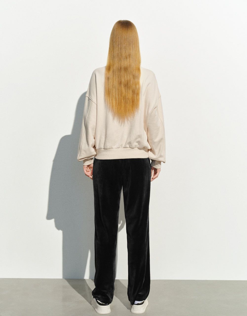 Elastic Waist Knitted Straight Pants sold by Urban Revivo product image thumbnail 5