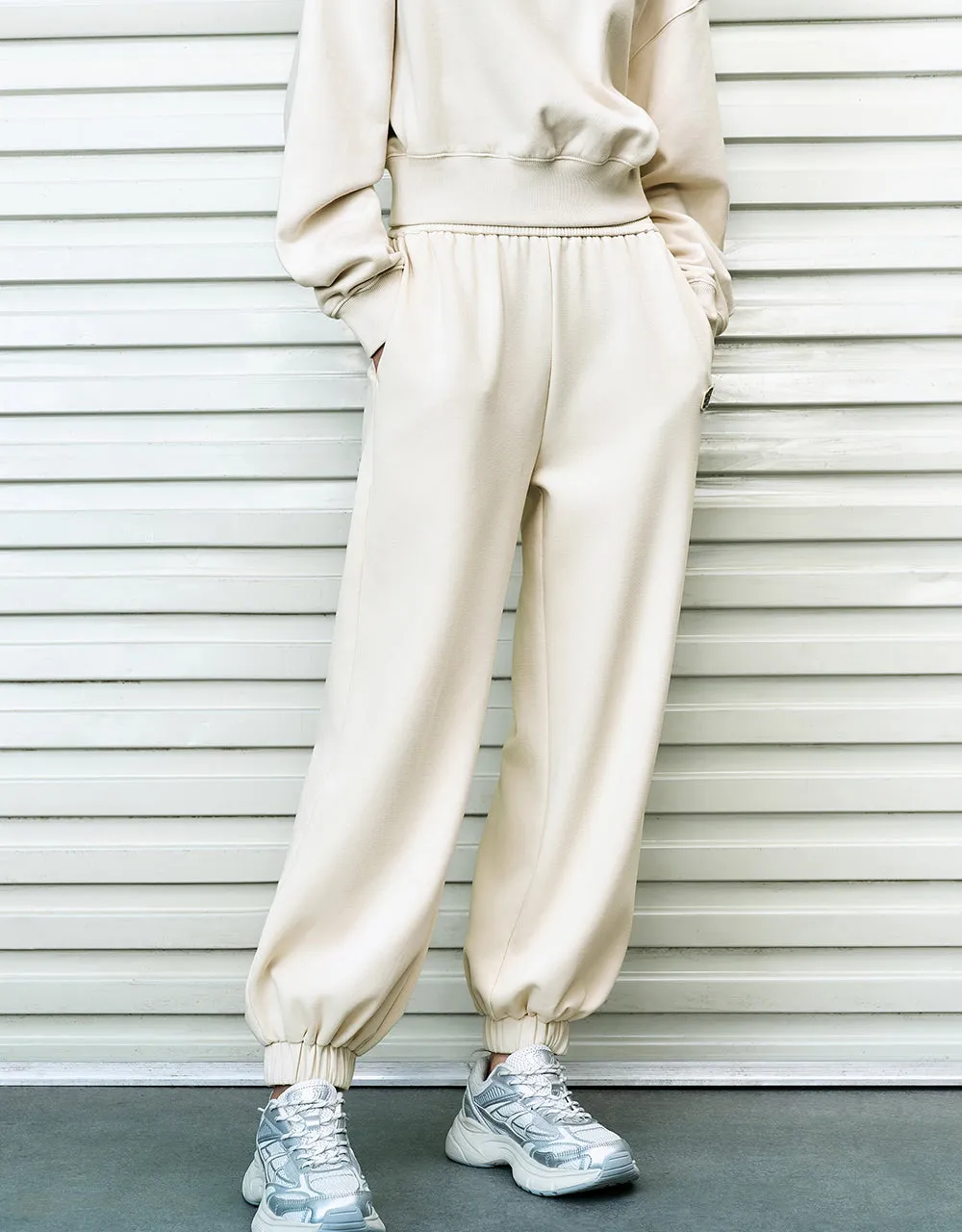 Elastic Waist Knitted Jogger Pants sold by Urban Revivo product image thumbnail 2