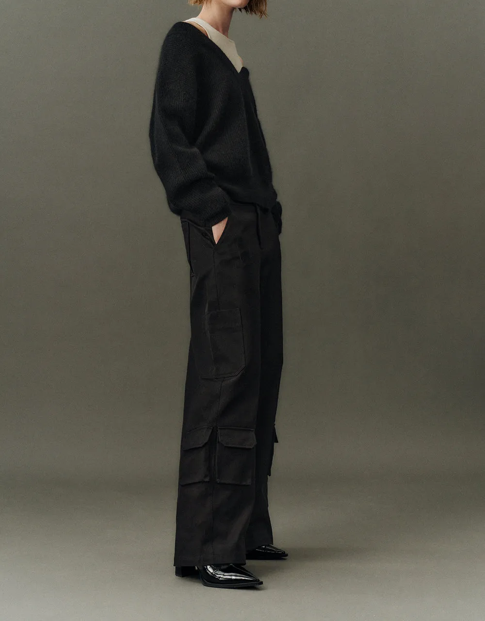 Multi-Pocket Carrot Fit Pants sold by Urban Revivo product image thumbnail 4