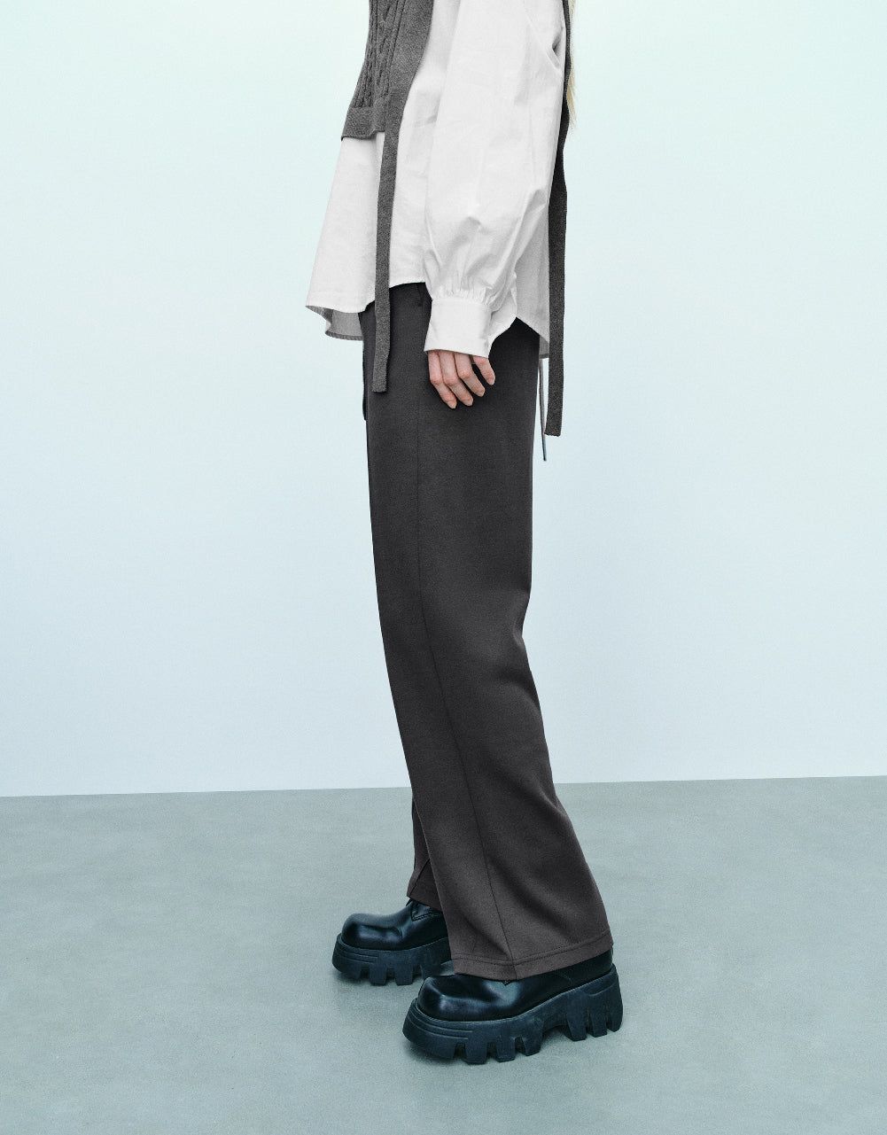 Drawstring Waist Knitted Straight Pants sold by Urban Revivo product image thumbnail 4