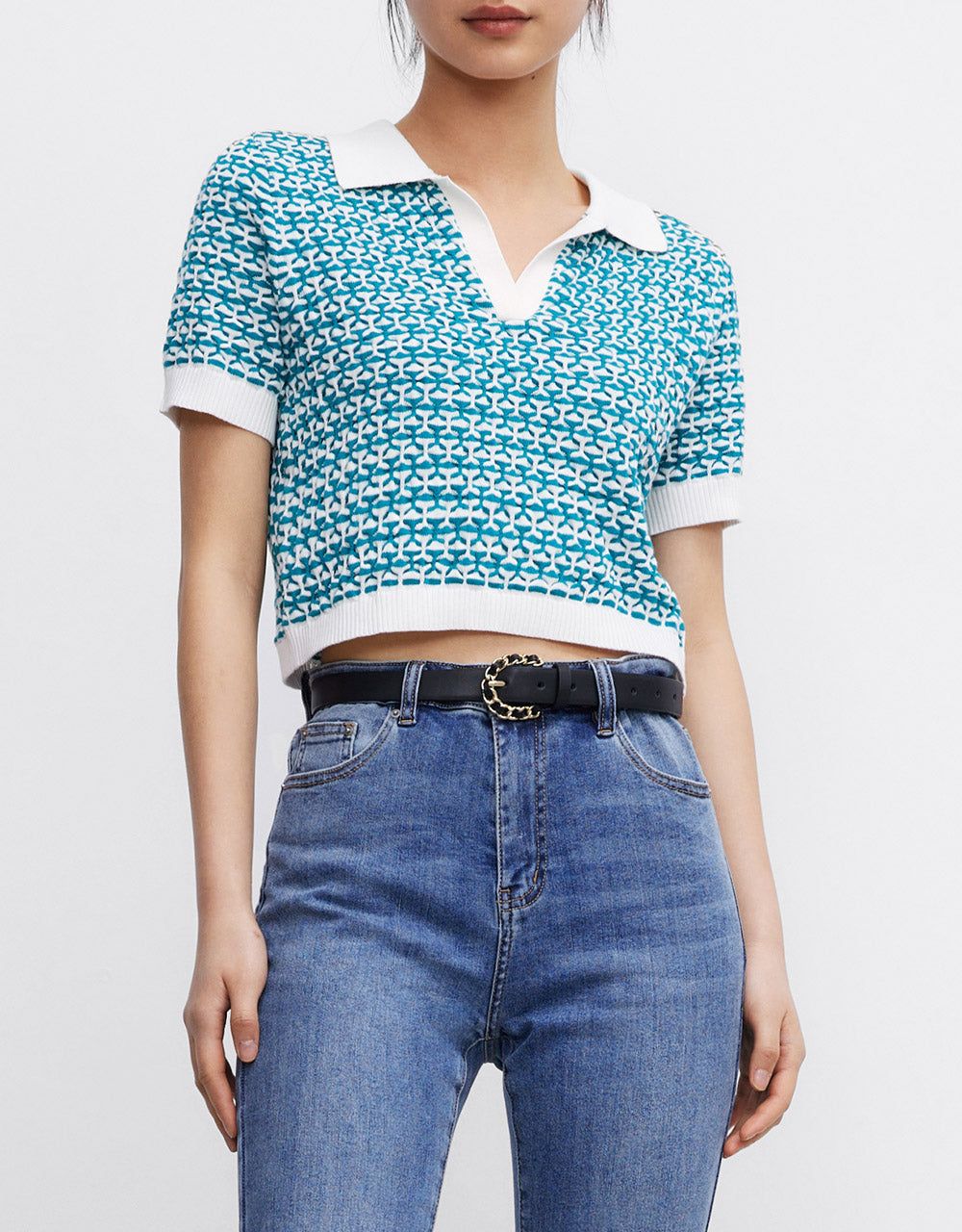 Geo Pattern Contrast Trim Knitted Top sold by Urban Revivo product image thumbnail 4