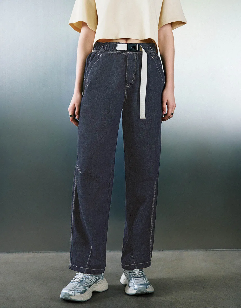 Carrot Fit Jeans With Belt sold by Urban Revivo product image thumbnail 2