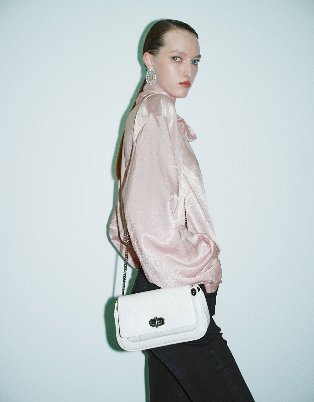 Straight V-Neck Overhead Shirt With Tie sold by Urban Revivo product image thumbnail 3