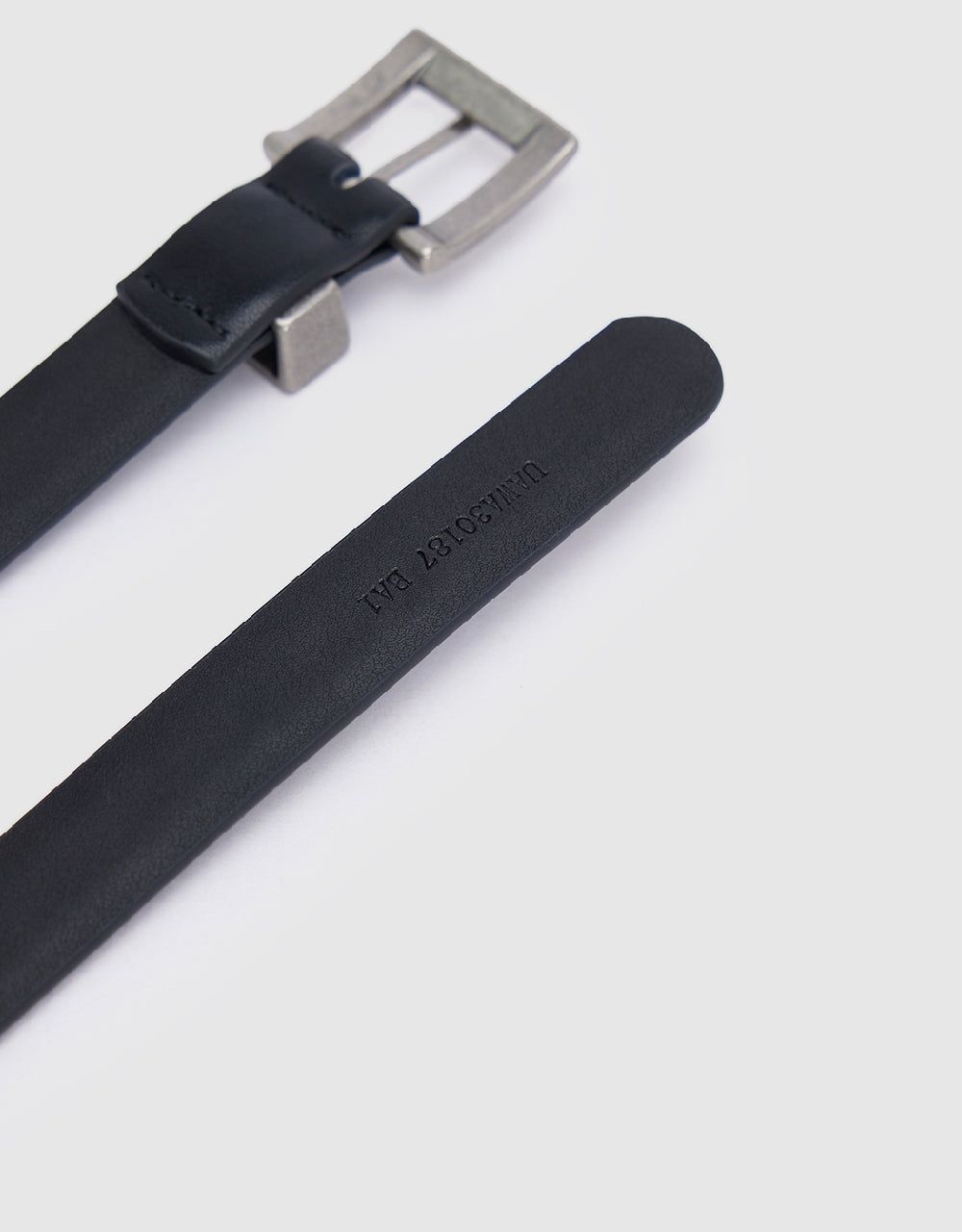 Vegan Leather Skinny Belt sold by Urban Revivo product image thumbnail 4