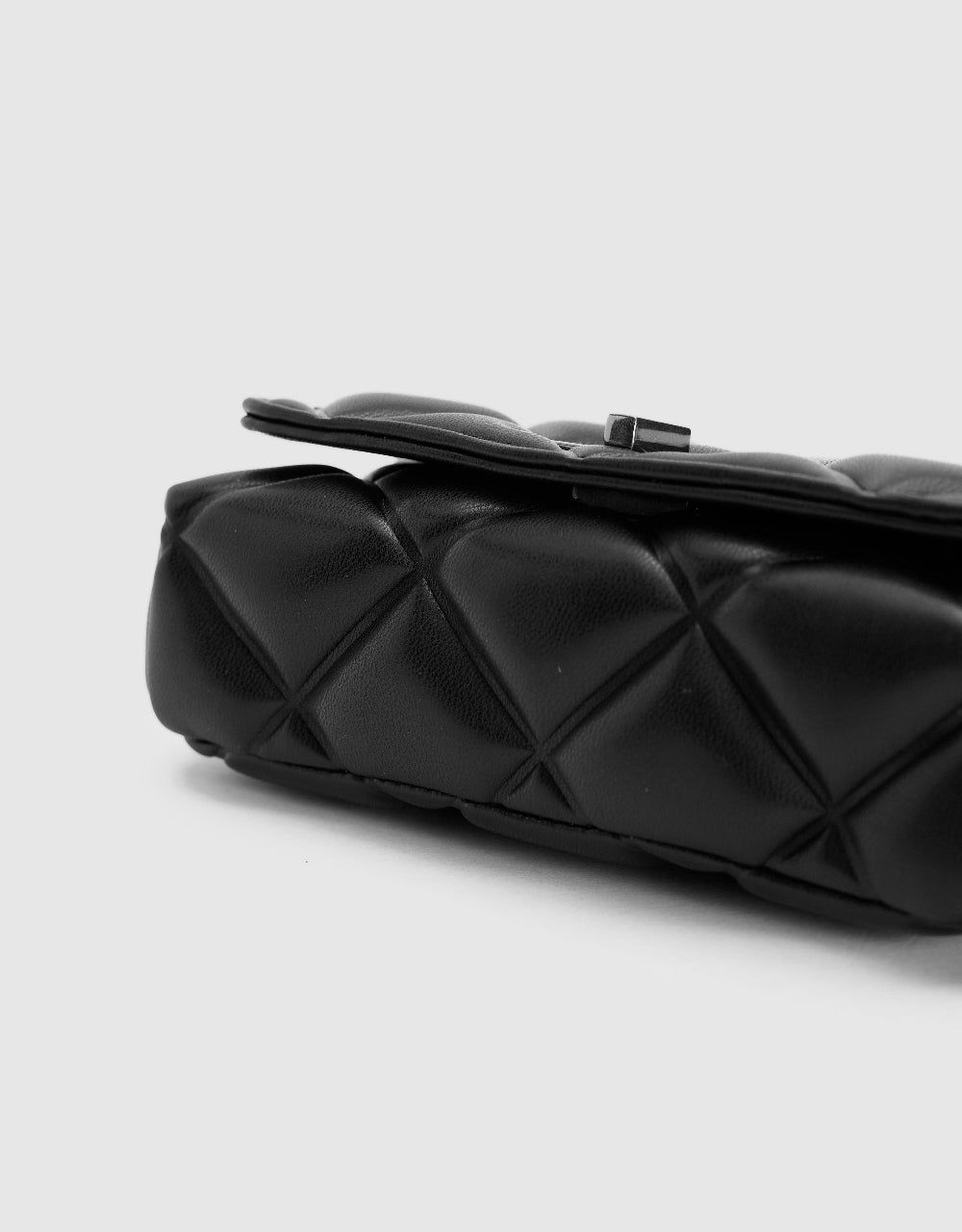 Turn Lock Vegan Leather Shoulder Bag sold by Urban Revivo product image thumbnail 5