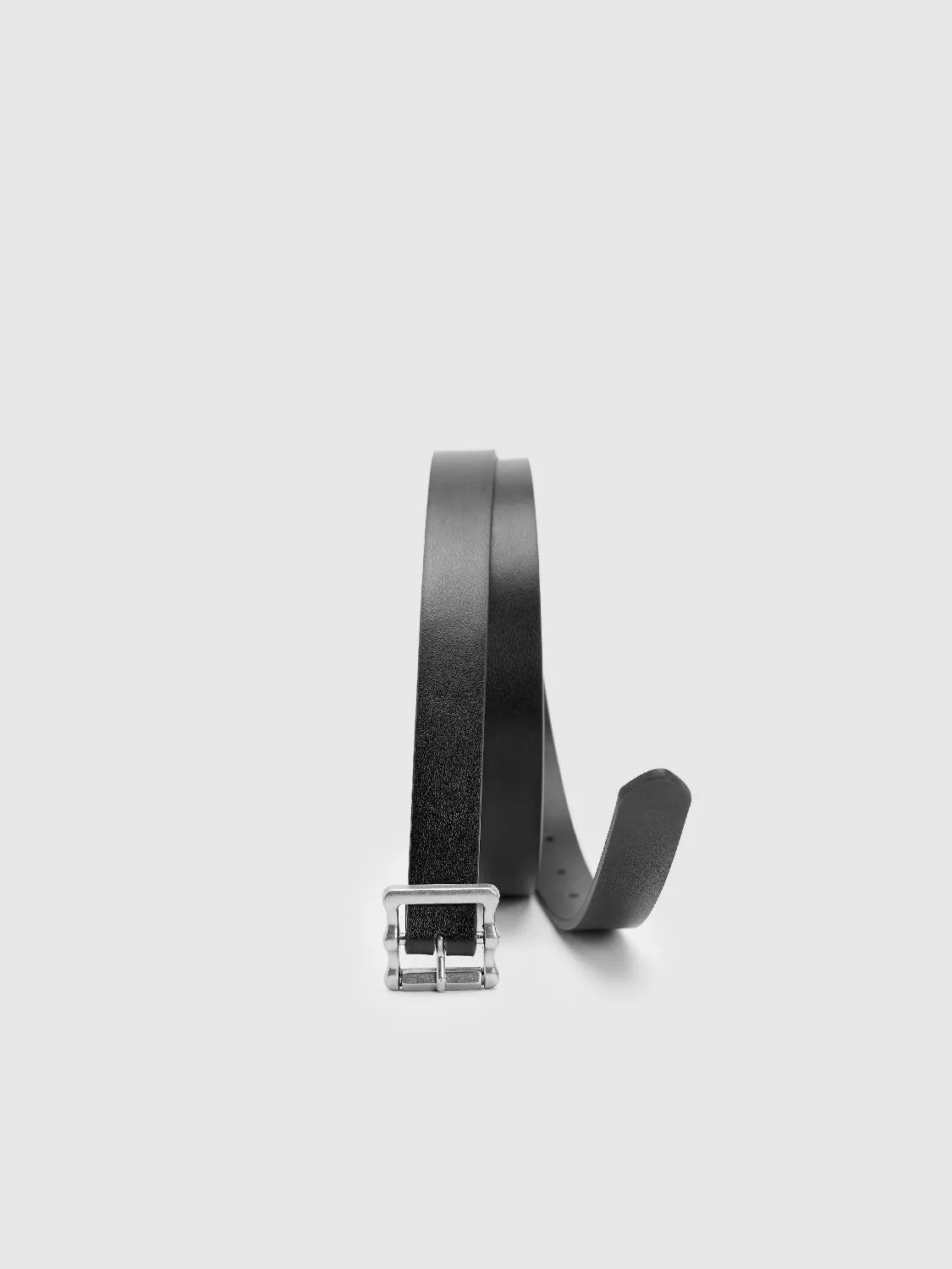 Vegan Leather Skinny Belt sold by Urban Revivo product image thumbnail 2